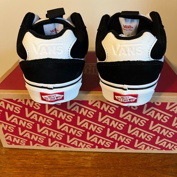 VANS Chukka Push 2-Tone Black White Panda Sneakers - Picture 7 of 10